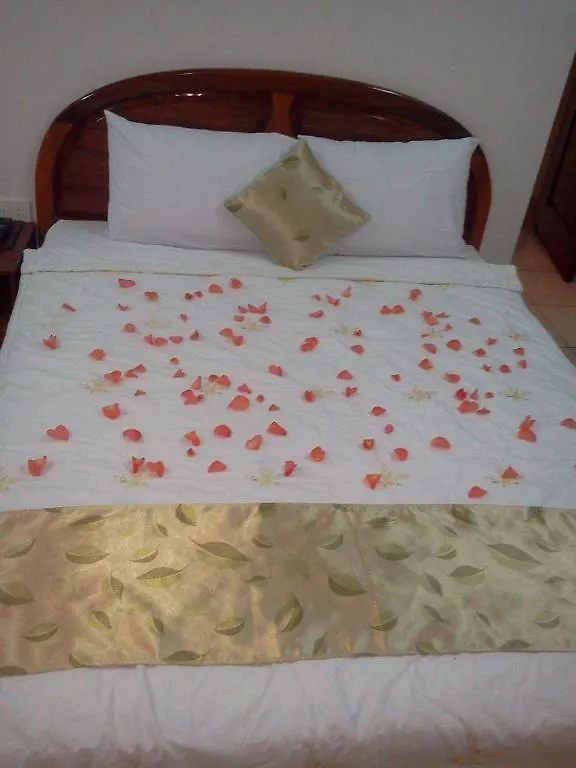 Vu Quy Hotel Nha Trang 2*,